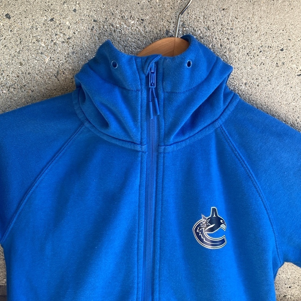 Canucks Hoody by Levelwear